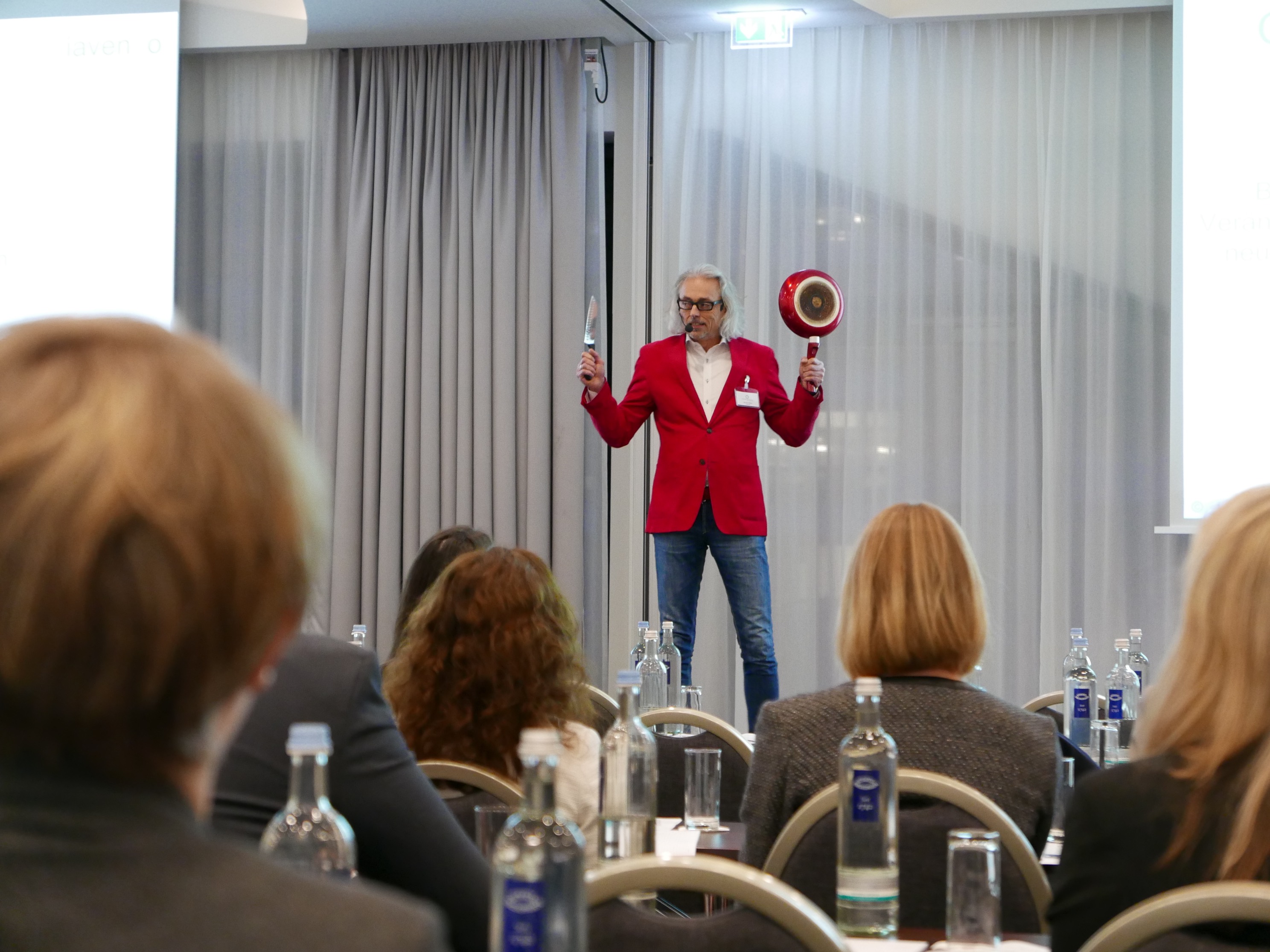 Foto: Bernhard Patter, diavendo GmbH (Vortrag Hospitality HR Award). Frei zum Druck. Abdruck der Presseinformation honorarfrei.